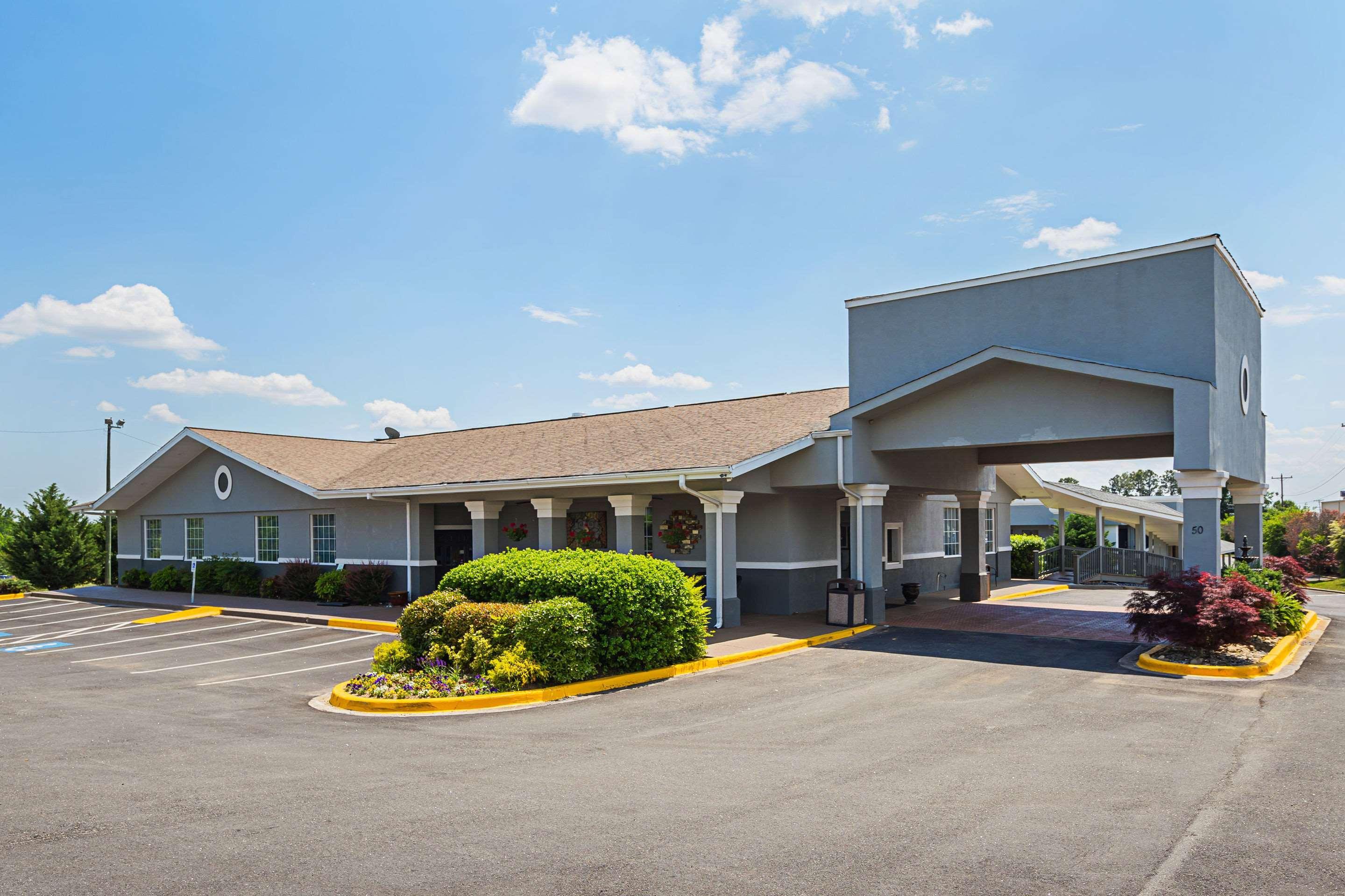 Quality Inn & Suites Greenville - Haywood Mall Exterior photo
