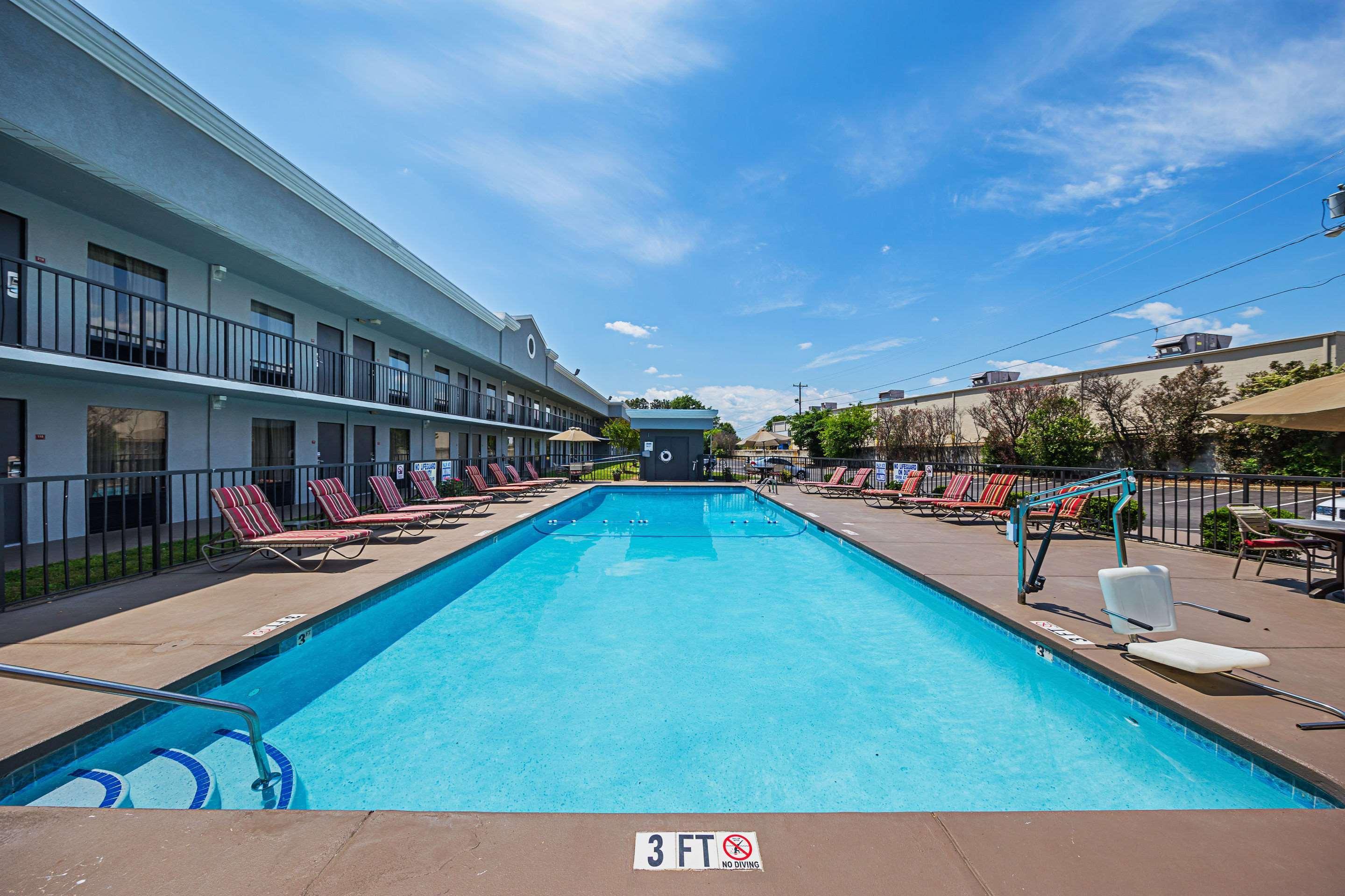 Quality Inn & Suites Greenville - Haywood Mall Exterior photo